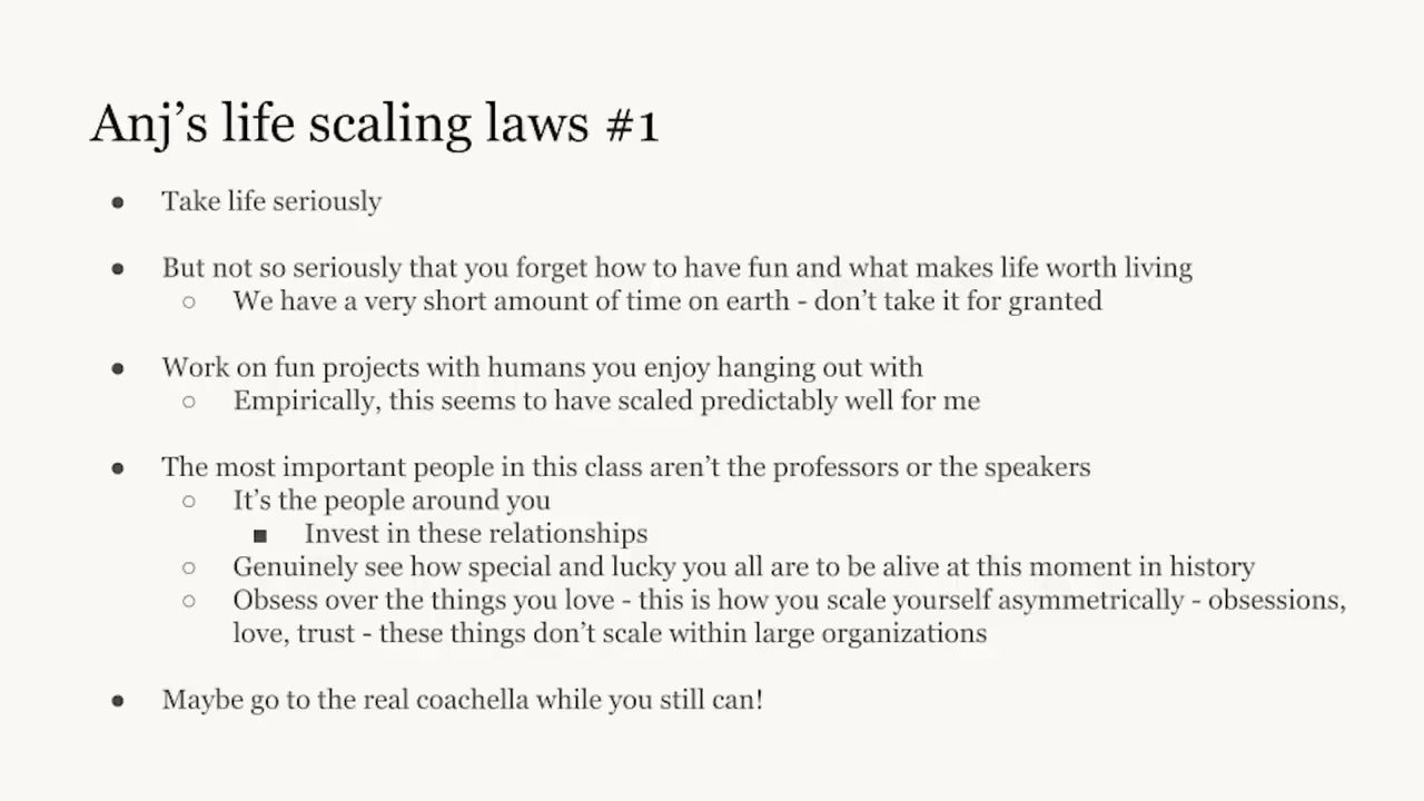 讲者借用 scaling laws 的语言，给出关于关系、乐趣与长期影响力的生活启发式。