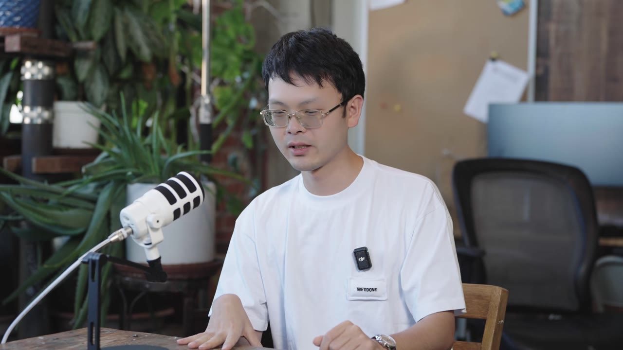 物理经历章节:从凝聚态、非厄米系统到 AI 实验方法。